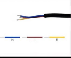 Коричневый и синий провод где фаза?