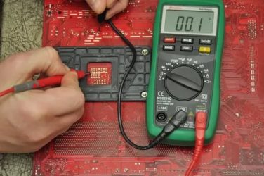 Как проверить емкость конденсатора мультиметром?