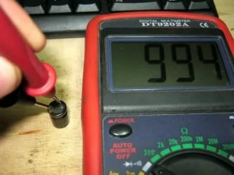 Как проверить емкость конденсатора мультиметром?